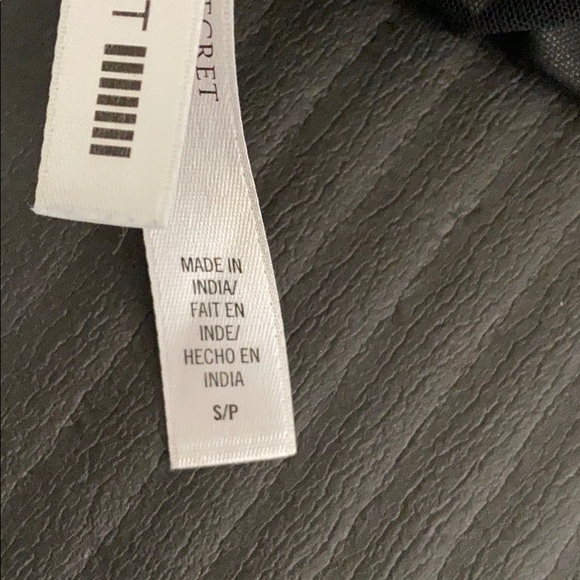 Victoria Secrets Small - Picture 3 of 4